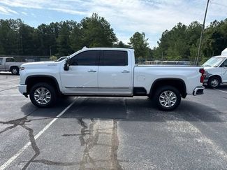 Used 2025 Chevrolet Silverado 2500 High Country w/ High Country Premium Package AWD/4WD video 2