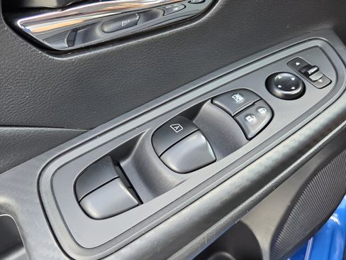 Used 2024 Nissan Versa SV w/ Trunk Package FWD image 27