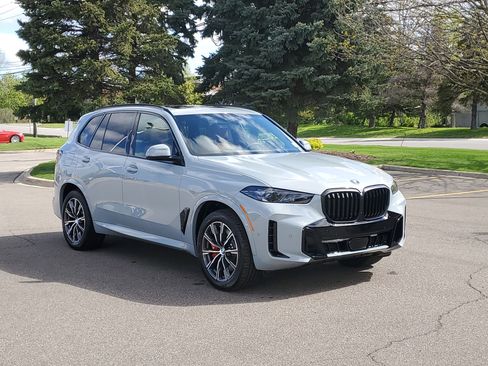 New 2026 BMW X5 xDrive50e AWD/4WD image 4