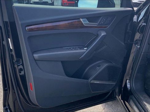 Used 2018 Audi Q5 2.0T Premium Plus w/ Premium Plus Package AWD/4WD image 21