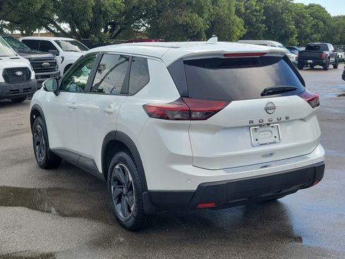 Used 2025 Nissan Rogue SV FWD image 7