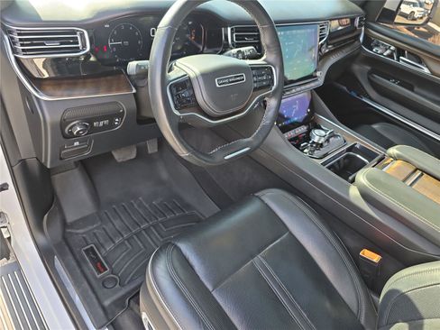 Used 2022 Jeep Grand Wagoneer Series II w/ Convenience Group III image 12