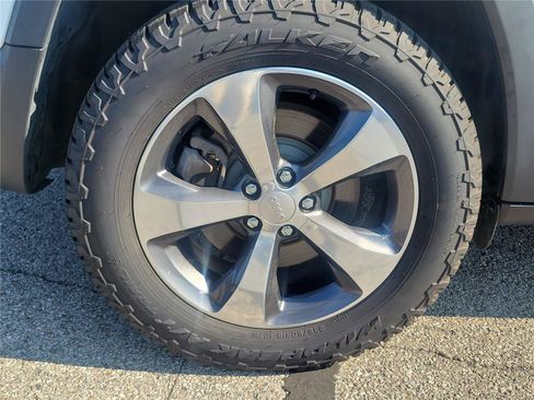 Used 2020 Jeep Cherokee Limited AWD/4WD image 5