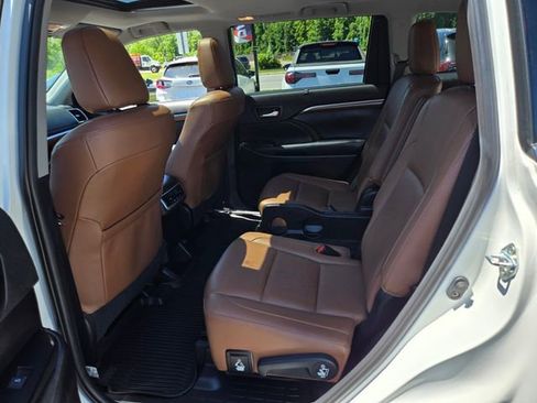Used 2019 Toyota Highlander Limited AWD/4WD image 13
