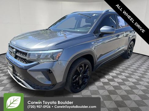 Used 2022 Volkswagen Taos SE w/ Panoramic Sunroof Package AWD/4WD image 3