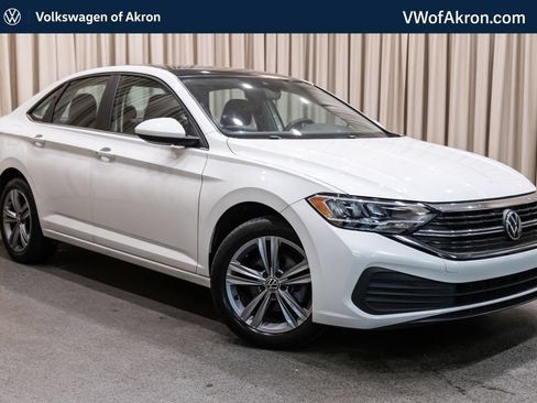 Used 2024 Volkswagen Jetta SE w/ Panoramic Sunroof Package FWD image 1