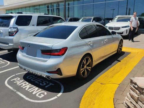 Used 2021 BMW 330i Sedan w/ Premium Package RWD image 4