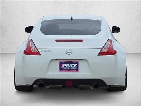 Used 2020 Nissan 370Z Coupe RWD image 7
