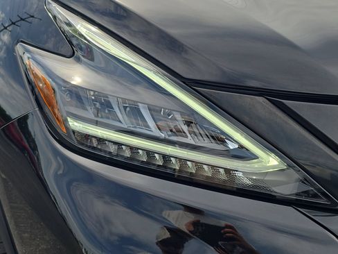 Used 2023 Nissan Murano SV w/ SV Midnight Edition Package FWD image 7