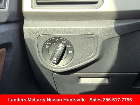 Used 2021 Volkswagen Atlas SE image 28