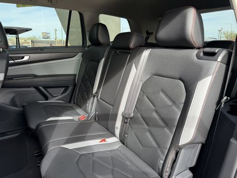 Used 2025 Volkswagen Atlas Peak Edition SE image 35