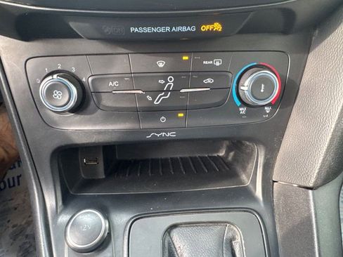 Used 2017 Ford Focus S image 25
