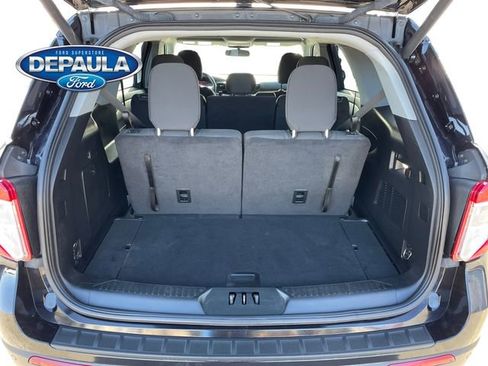 Used 2022 Ford Explorer XLT image 6