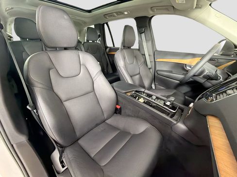 Certified 2023 Volvo XC90 B5 Plus w/ Protection Package Premier image 31