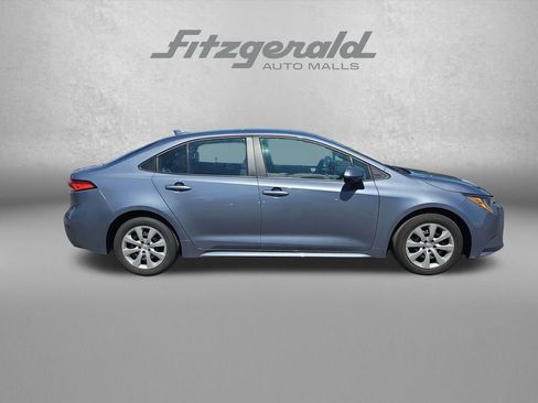 Used 2025 Toyota Corolla LE FWD image 9