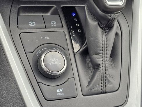 Used 2025 Toyota RAV4 XSE w/ Advanced Technology Package AWD/4WD image 13