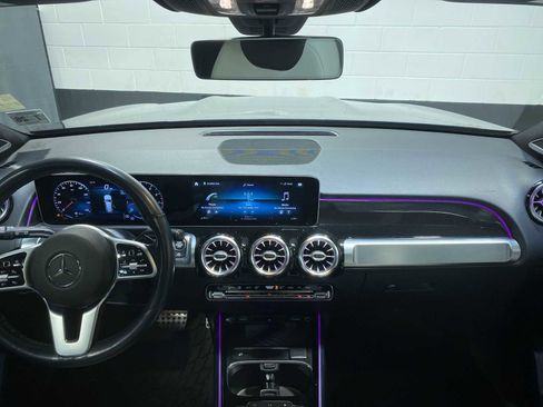 Used 2021 Mercedes-Benz GLB 250 GLB 250 image 10