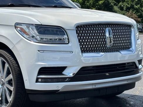 Used 2019 Lincoln Navigator Reserve AWD/4WD image 2