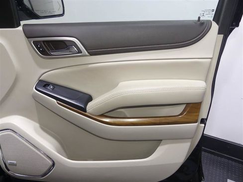 Used 2019 GMC Yukon Denali w/ Denali Ultimate Package AWD/4WD image 18