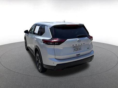 Used 2025 Nissan Rogue SV AWD/4WD image 10