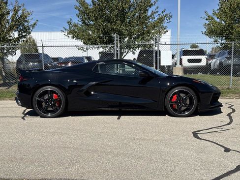 Used 2021 Chevrolet Corvette Stingray Preferred Conv w/ Z51 Performance Package image 4