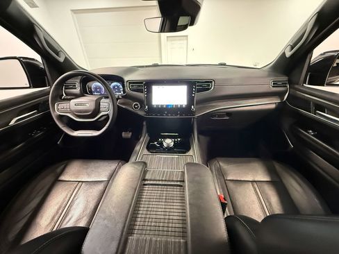 Used 2024 Jeep Wagoneer Series II image 72