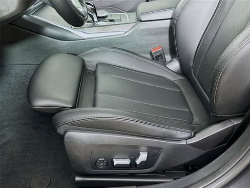 Used 2022 BMW 330i xDrive Sedan w/ Driving Assistance Package image 19