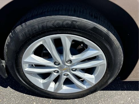 Used 2018 Chevrolet Malibu LT FWD image 19