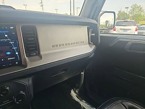 Used 2025 Ford Bronco Outer Banks AWD/4WD image 19