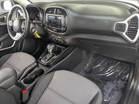 Used 2023 Kia Soul LX w/ LX Technology Package FWD image 20