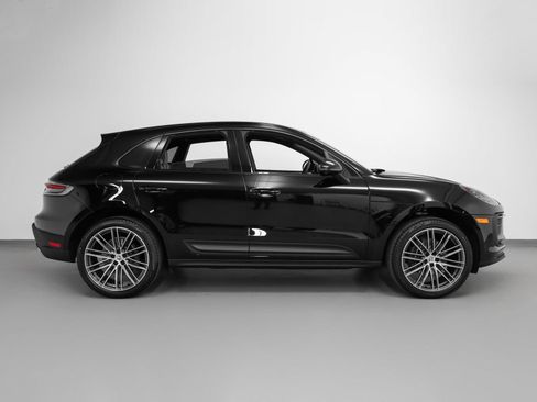 Used 2025 Porsche Macan image 13