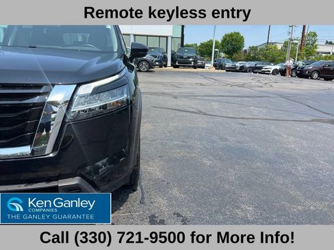 Used 2022 Nissan Pathfinder SV AWD/4WD image 20