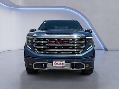Used 2024 GMC Sierra 1500 Denali w/ Technology Package AWD/4WD image 8
