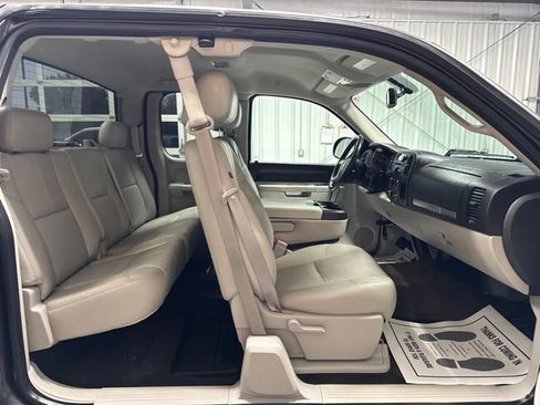 Used 2010 Chevrolet Silverado 1500 LT w/ Power Pack Plus RWD image 18