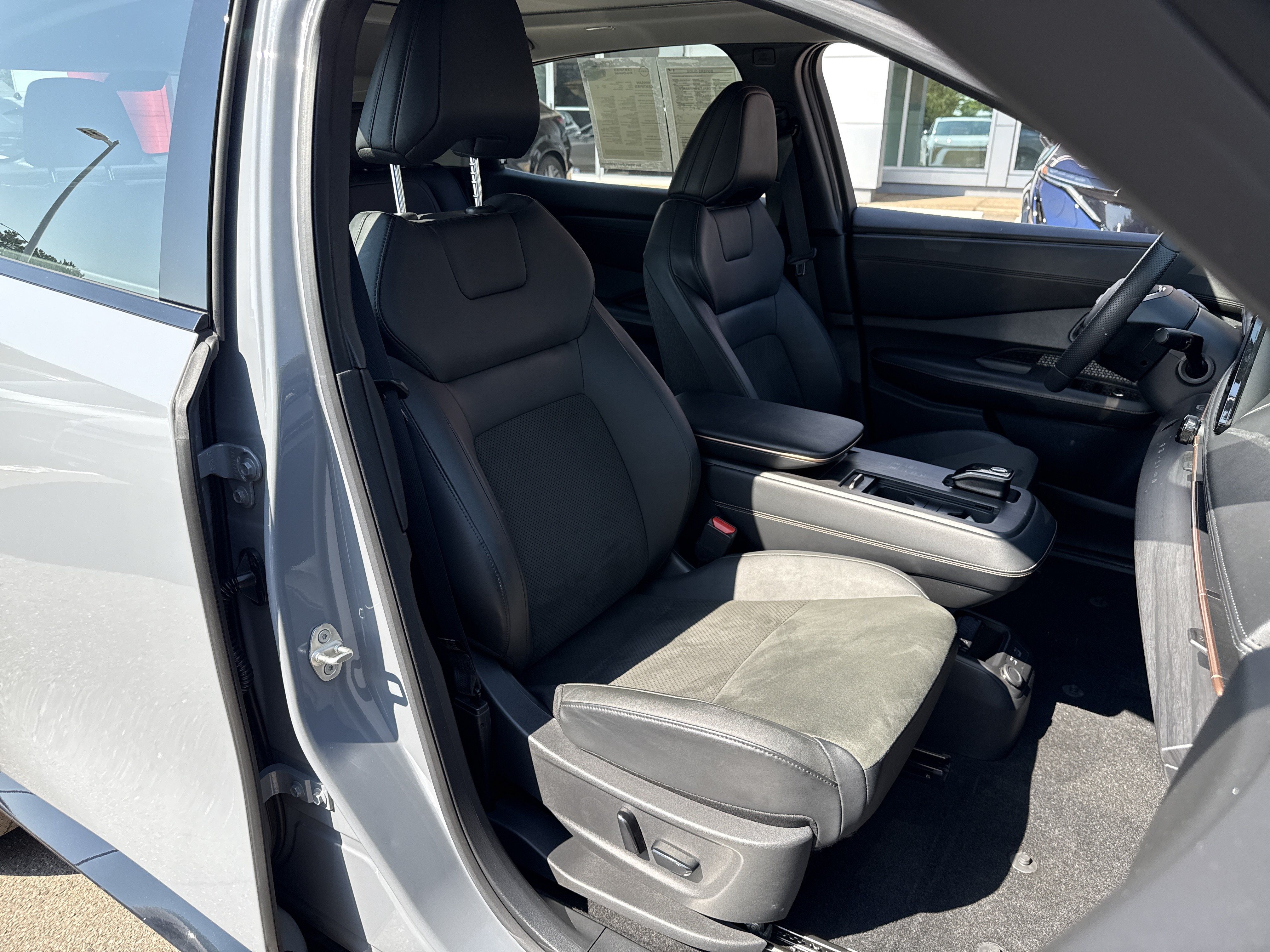Certified 2024 Nissan Ariya AWD image 18