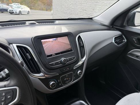 Used 2022 Chevrolet Equinox LS w/ LS Convenience Package image 26