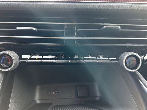 New 2026 Chevrolet Traverse Z71 w/ Enhanced Driving Package image 35