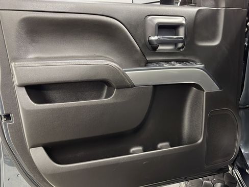 Used 2018 Chevrolet Silverado 1500 LT AWD/4WD image 11