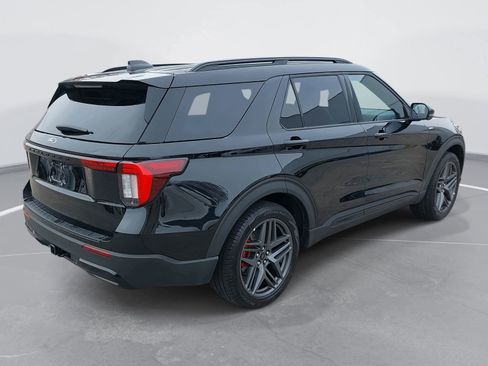 Used 2025 Ford Explorer ST-Line w/ Premium Package image 5