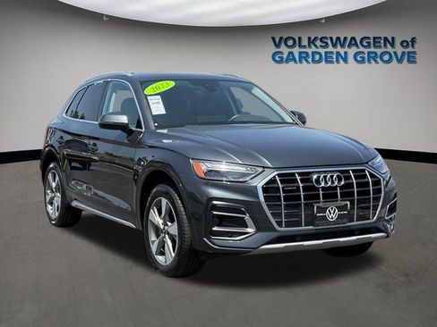 Used 2023 Audi Q5 2.0T Premium w/ Convenience Package AWD/4WD image 2