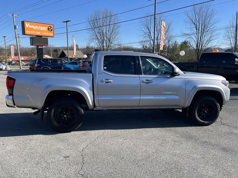Used 2021 Toyota Tacoma SR5 image 9