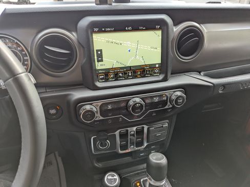 Used 2023 Jeep Wrangler Sport S image 4