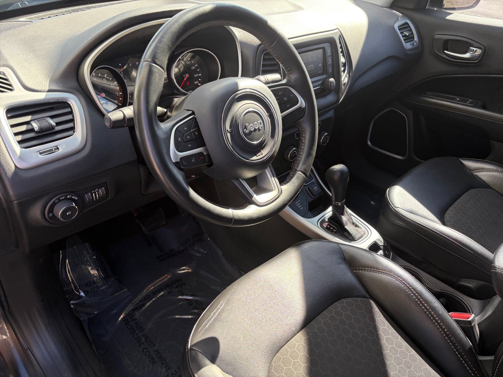 Used 2018 Jeep Compass Latitude AWD/4WD image 10