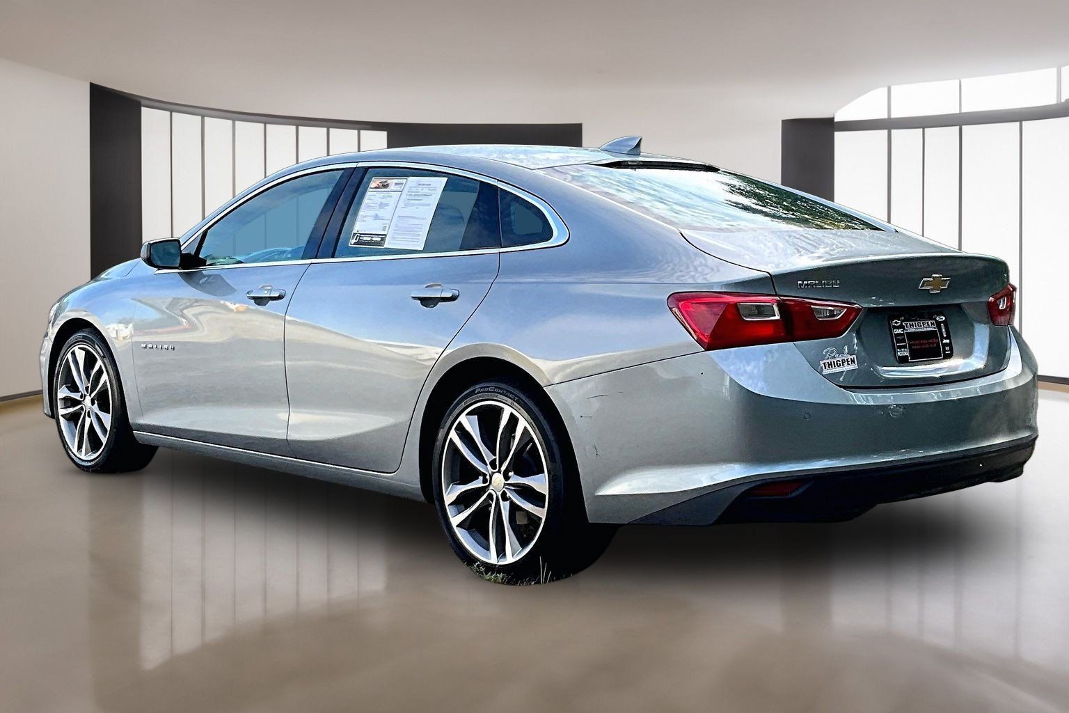 Used 2025 Chevrolet Malibu LT FWD image 5
