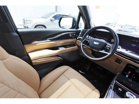 Certified 2026 Cadillac Escalade IQL Luxury AWD/4WD image 8