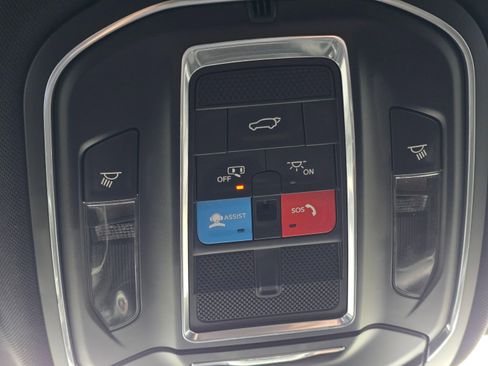 Used 2023 Jeep Grand Cherokee Altitude AWD/4WD image 44