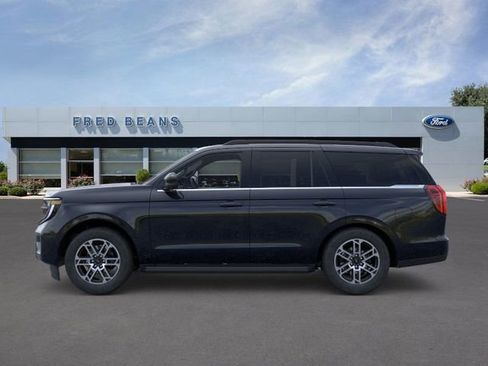 New 2025 Ford Expedition Active image 4