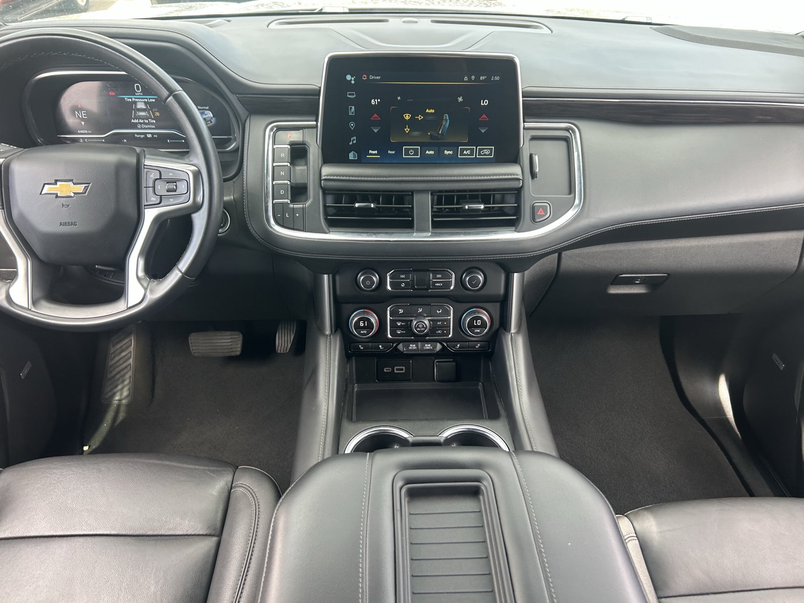 Used 2024 Chevrolet Suburban LT RWD image 16
