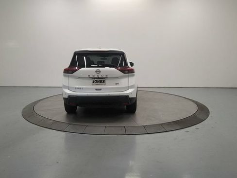 Used 2024 Nissan Rogue SV FWD image 7