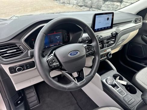 Used 2024 Ford Escape Active AWD/4WD image 12